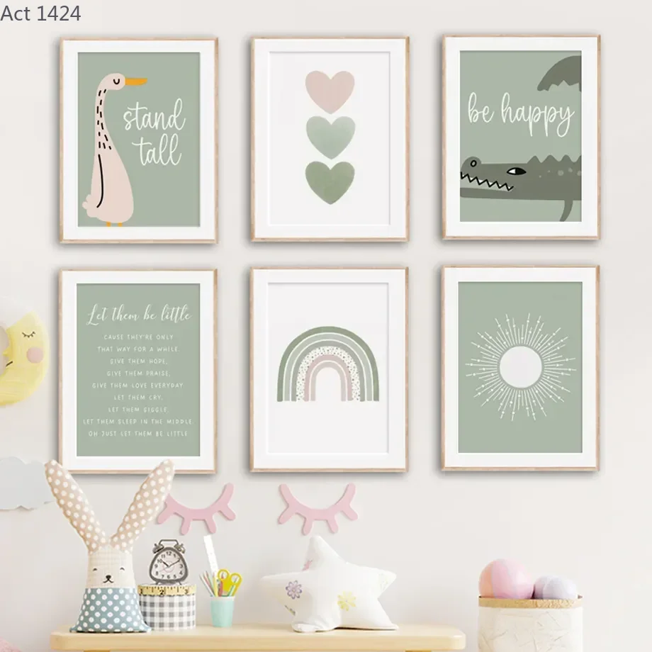 Baby Nursery Green - Lichtgroene cartoon krokodil gans zon regenboog